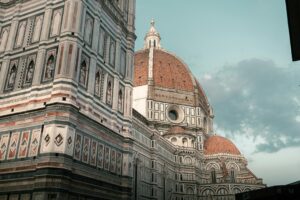 Lee más sobre el artículo La Catedral de Florencia: Símbolo del Renacimiento y su poder
