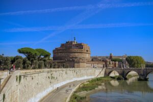 Lee más sobre el artículo El Castillo de Sant’Angelo: El guardián milagroso de la Ciudad Eterna